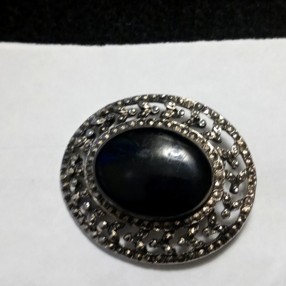 Vintage Onyx Brooch